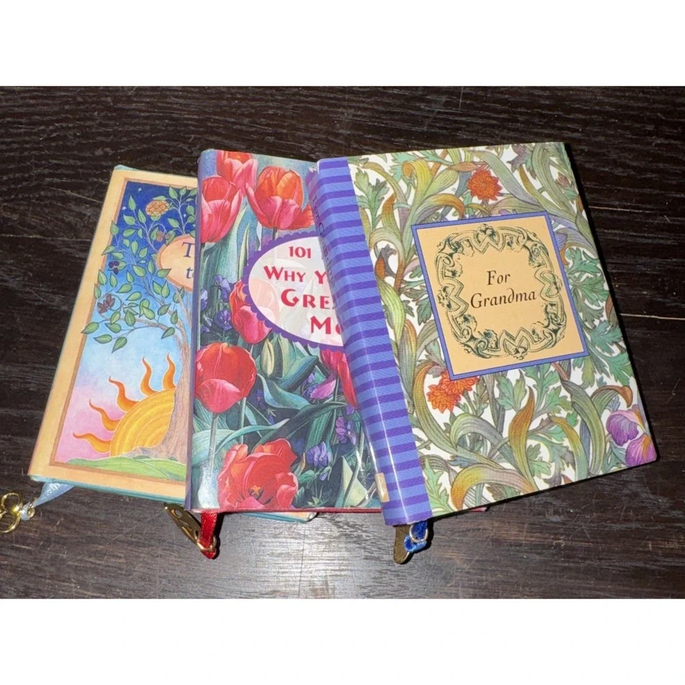 Vintage Set Of 3 Hardcopy Hardcover Mini‎ Books. 3.25
